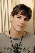 Sean Faris : sean-faris-1336933806.jpg