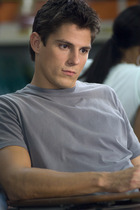 Sean Faris : sean_faris_1227666016.jpg