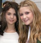 Selena Gomez : TI4U_u1223478093.jpg