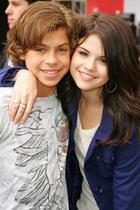 Selena Gomez : TI4U_u1246377685.jpg