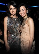 Selena Gomez : TI4U_u1259019203.jpg