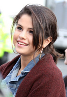 Selena Gomez : selena-gomez-1330886596.jpg