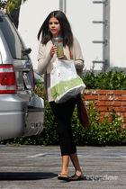 Selena Gomez : selena-gomez-1372011152.jpg