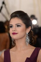 Selena Gomez : selena-gomez-1399426176.jpg