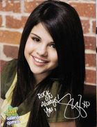 Selena Gomez : selena_gomez_1210807521.jpg