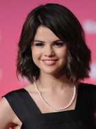 Selena Gomez : selena_gomez_1259115200.jpg