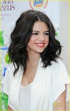 Selena Gomez : selena_gomez_1279736472.jpg