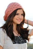 Selena Gomez : selena_gomez_1291668137.jpg