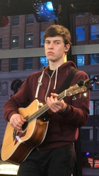 Shawn Mendes : shawn-mendes-1429505101.jpg