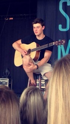 Shawn Mendes : shawn-mendes-1432417384.jpg