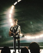 Shawn Mendes : shawn-mendes-1512888481.jpg