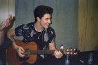 Shawn Mendes : shawn-mendes-1535114402.jpg