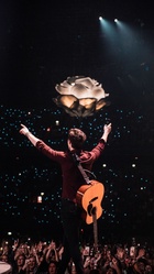 Shawn Mendes : shawn-mendes-1552170722.jpg