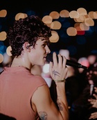 Shawn Mendes : shawn-mendes-1570879442.jpg