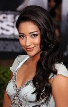 Shay Mitchell : shaymitchell_1276112447.jpg