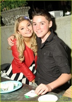 Stefanie Scott : TI4U1407611428.jpg