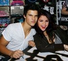 Taylor Lautner : TI4U_u1255900464.jpg