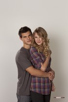 Taylor Lautner : TI4U_u1272239495.jpg