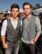 Taylor Lautner : TI4U_u1289328849.jpg