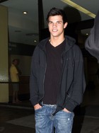 Taylor Lautner : taylor-lautner-1313621401.jpg