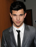 Taylor Lautner : taylor-lautner-1315384252.jpg