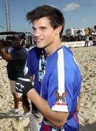 Taylor Lautner : taylor-lautner-1315592872.jpg