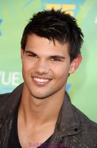 Taylor Lautner : taylor-lautner-1315733167.jpg