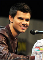 Taylor Lautner : taylor-lautner-1315784605.jpg