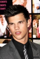 Taylor Lautner : taylor-lautner-1316024665.jpg