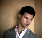 Taylor Lautner : taylor-lautner-1316293987.jpg