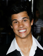 Taylor Lautner : taylor-lautner-1316350451.jpg