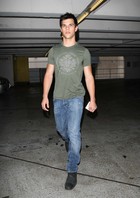 Taylor Lautner : taylor-lautner-1316820851.jpg