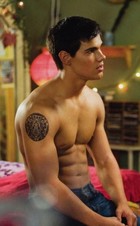 Taylor Lautner : taylor-lautner-1316924083.jpg