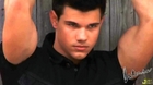 Taylor Lautner : taylor-lautner-1325307081.jpg