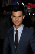 Taylor Lautner : taylor-lautner-1327538193.jpg