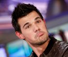 Taylor Lautner : taylor-lautner-1328383567.jpg