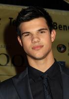 Taylor Lautner : taylor-lautner-1332612382.jpg