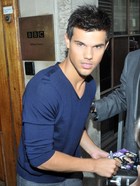 Taylor Lautner : taylor-lautner-1358398895.jpg