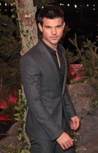 Taylor Lautner : taylor-lautner-1361682986.jpg