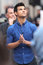 Taylor Lautner : taylor-lautner-1377714843.jpg