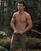 Taylor Lautner : taylor-lautner-1385007634.jpg