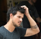 Taylor Lautner : taylor-lautner-1408389927.jpg