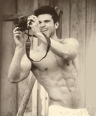 Taylor Lautner : taylor-lautner-1422208170.jpg