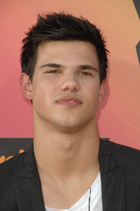 Taylor Lautner : taylor-lautner-1426096874.jpg