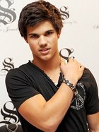 Taylor Lautner : taylor_lautner_1232596359.jpg