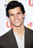 Taylor Lautner : taylor_lautner_1238033186.jpg