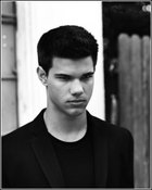 Taylor Lautner : taylor_lautner_1249737244.jpg