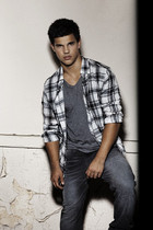 Taylor Lautner : taylor_lautner_1264571129.jpg