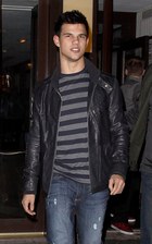 Taylor Lautner : taylor_lautner_1266714782.jpg