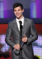 Taylor Lautner : taylor_lautner_1266719446.jpg